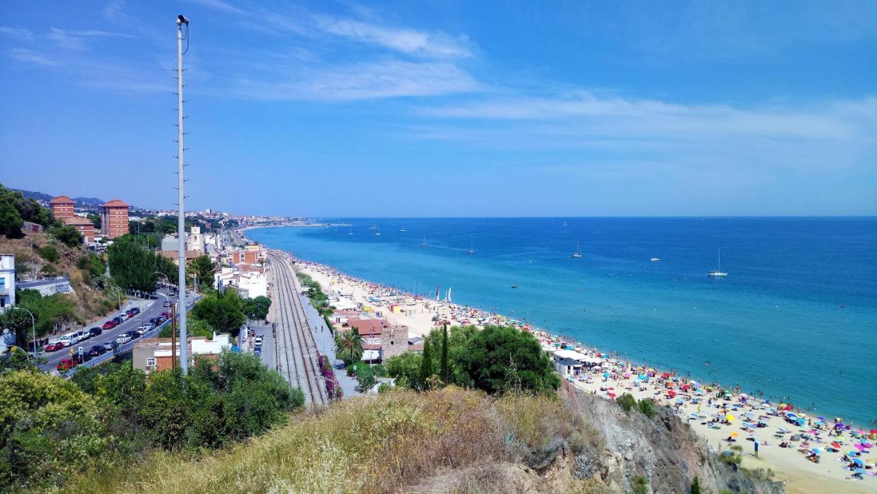 Liana Seaview & Beach - Apartment Montgat Bagian luar foto